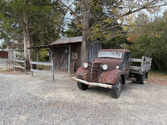 B Darlin Farm - Image 2