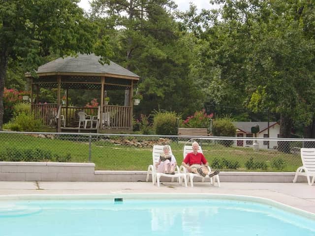 Hummingbird Hideaway Resort - Image 1