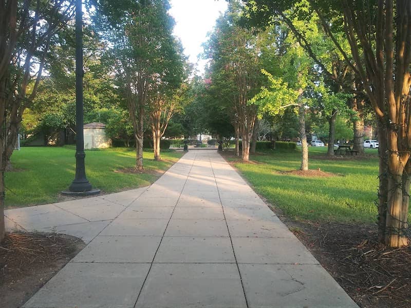 Demopolis Public Square - Image 1