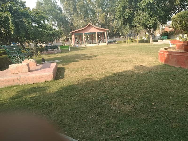 Shaheed Mahaveer Park - Image 1