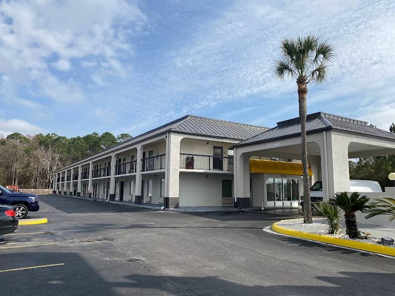 Days Inn by Wyndham Moss Point Pascagoula - Image 1