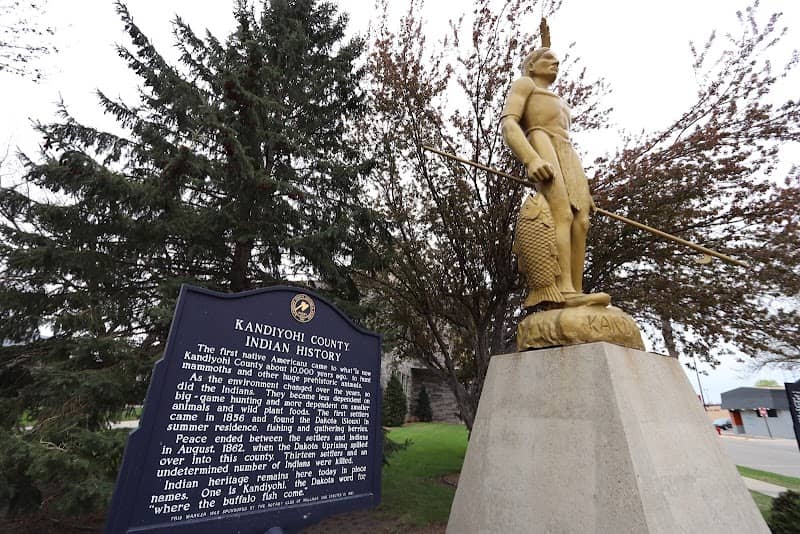 Chief Kandiyohi Statue - Image 2