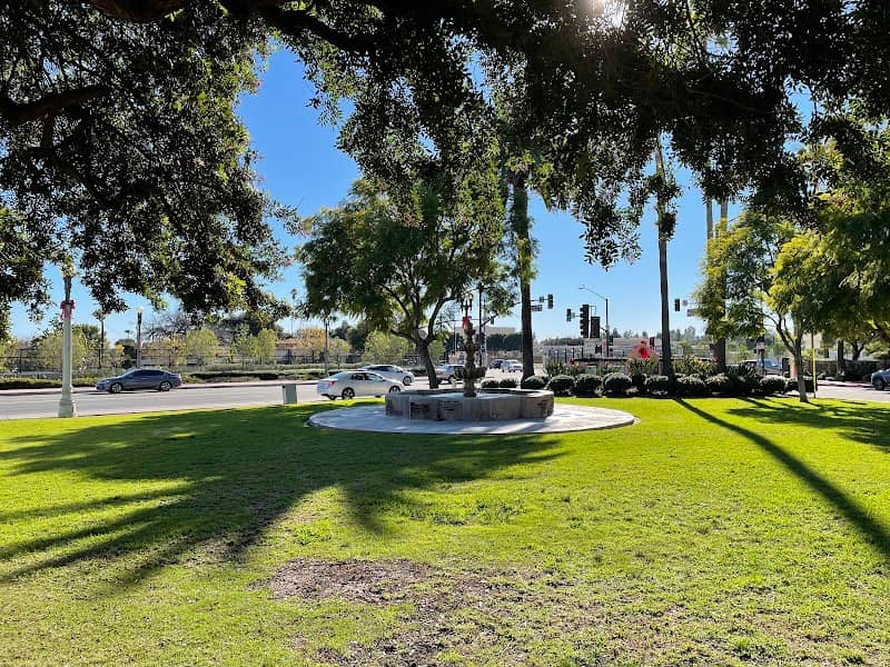 Plaza de San Gabriel - Image 1