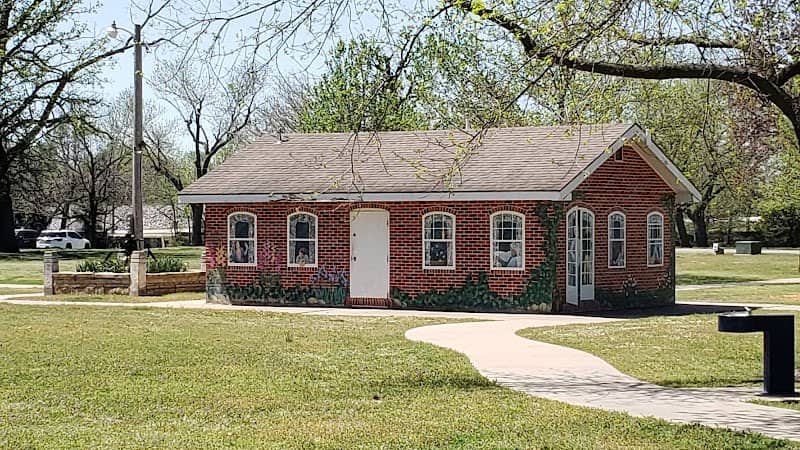 Island Park - Image 2