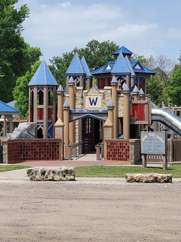 Island Park - Image 3