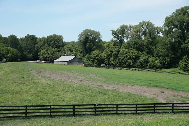 Missouri Greenway: John L. LeCave Memorial Trailhead - Image 1
