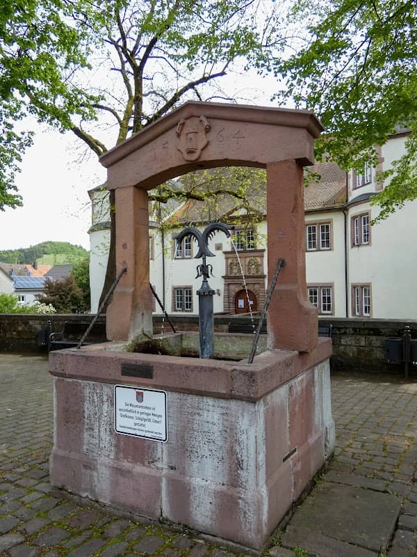 Brunnen auf dem Schloßplatz - Image 1