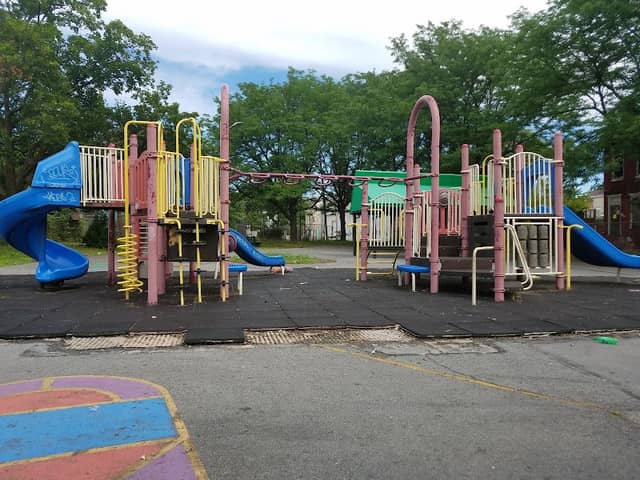 Reading Iron Playground - Image 1