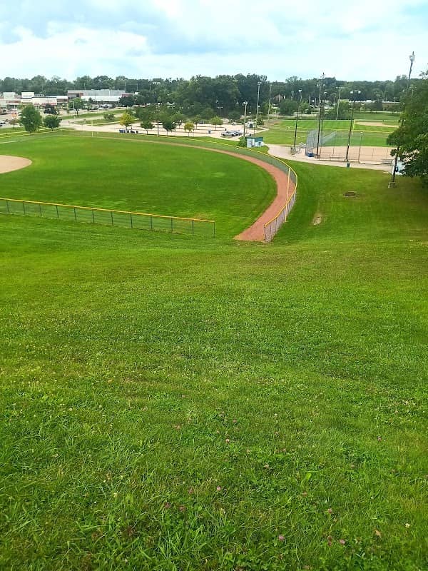 Veterans Memorial Park - Image 1