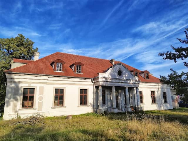 Dwór w Ocieszynie - Image 1