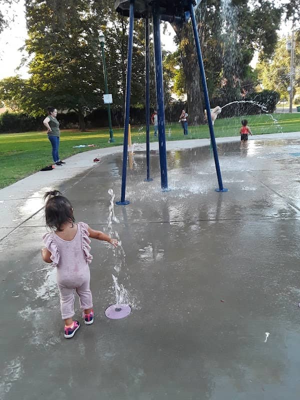 Manuel Vierra Park Municipal / Gridley recreation center - Image 1