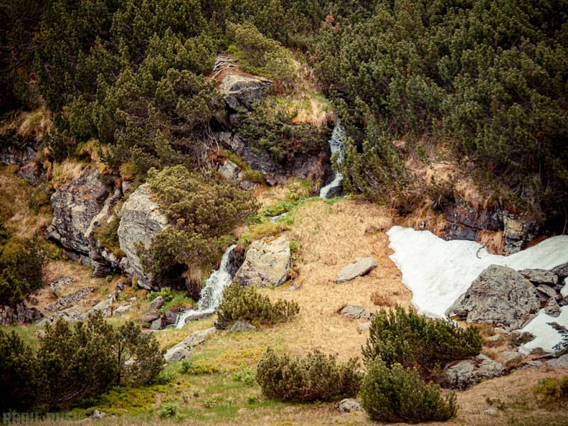 Șureanu Waterfall - Image 1