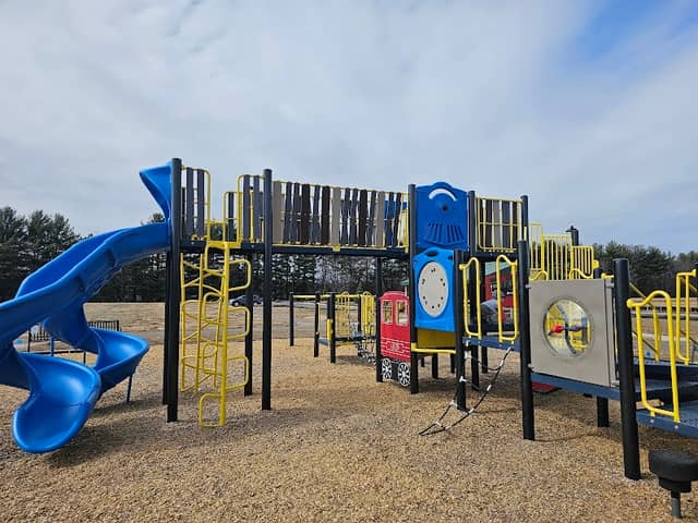 MEADOWS NORTH PARK - Image 1