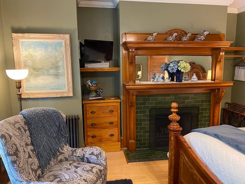 Honeybee Inn - Image 2