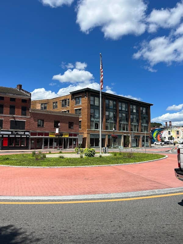 Franklin Square - Image 1