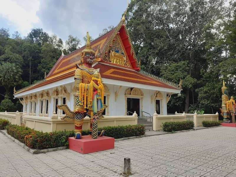 Wat Khao Lom (Wat Khuan Chong) - Image 1