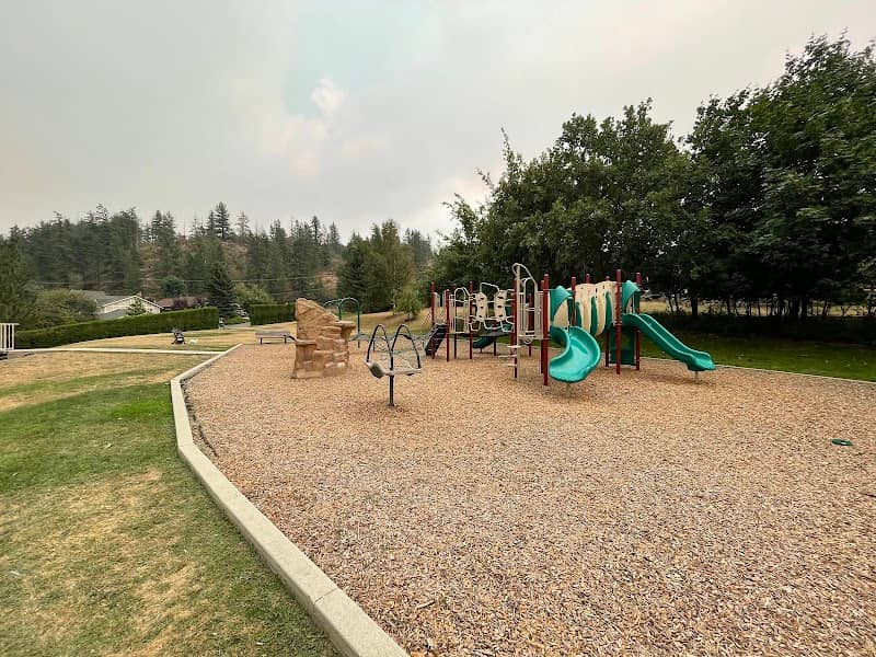 Long Lake Estates Drive Park - Image 2