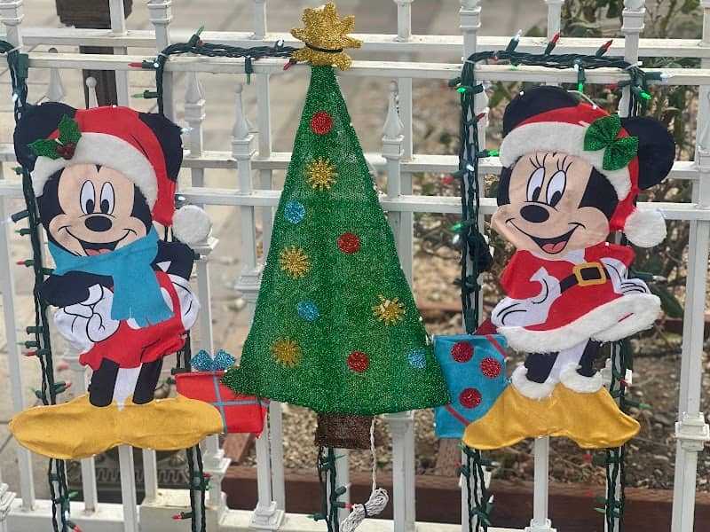 Emmanuels Christmas village - Image 1
