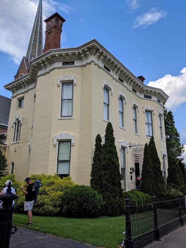 The Fountain Building - Image 2