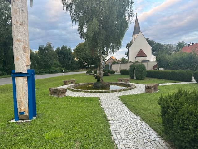 Brunnen beim Maibaum - Image 2