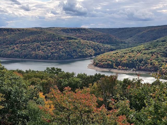 Rimrock Trail - Image 1