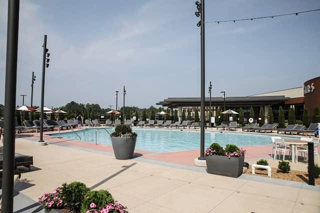 The Pool at Caesars Virigina - Image 2