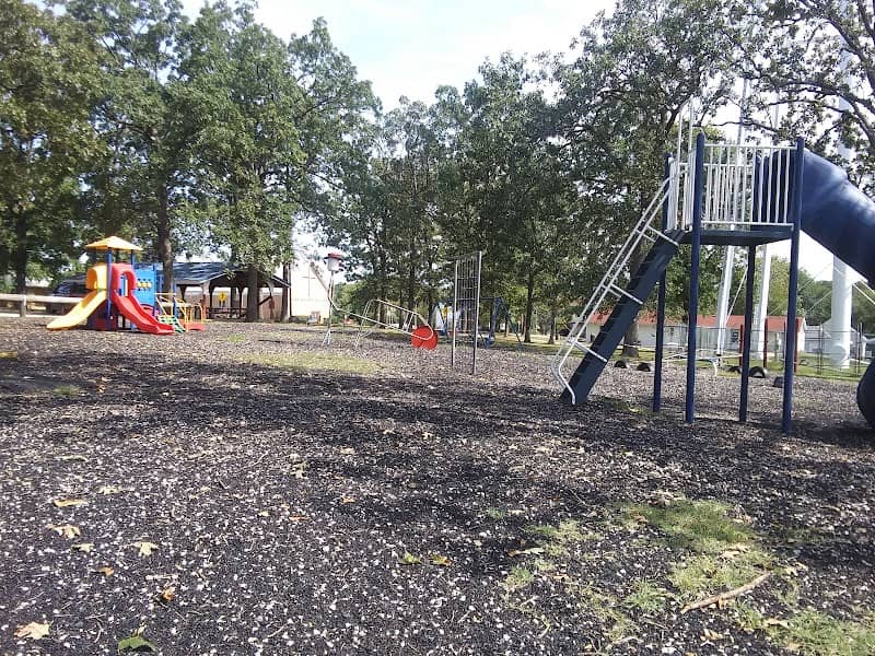 Lions club park - Image 1