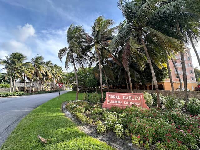 Coral Gables - Alhambra Entrance - Image 2