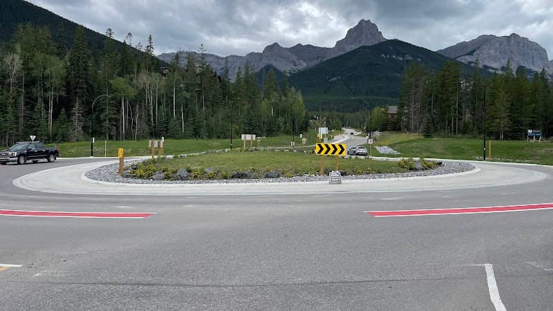 Three Sisters Traffic Circle - Image 2