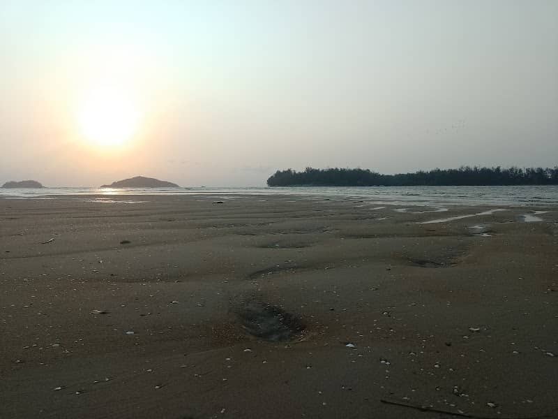 Kharvi Beach - Image 1