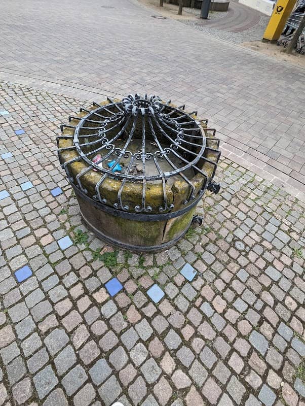 Historischer Brunnen - Image 2