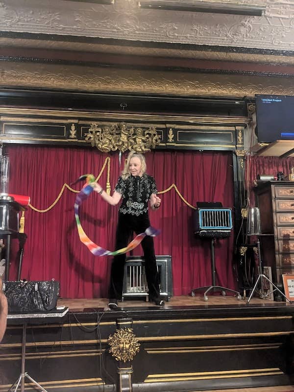 Houdini Museum, Tour & Magic Show WEEKENDS - Image 1