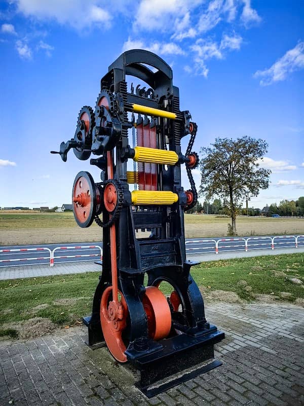 Pomnik "Trak". - Image 1