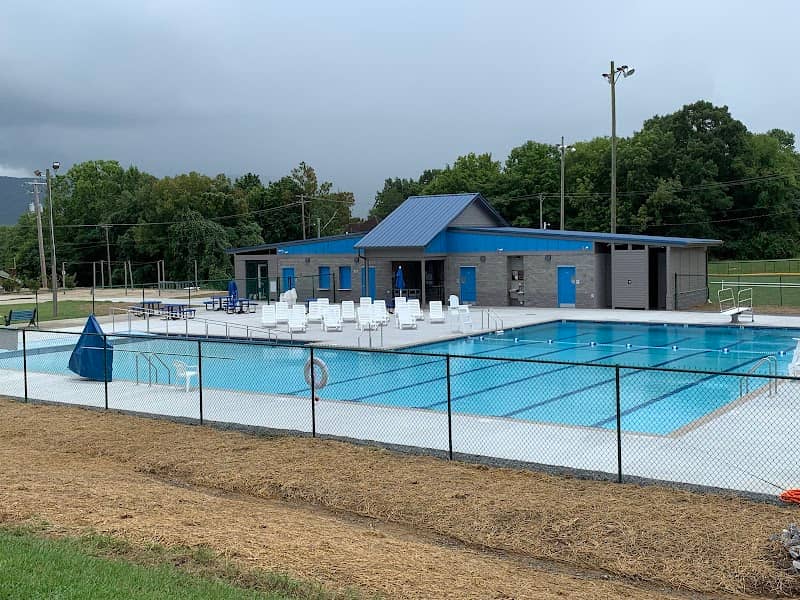Frank & Maggie Choate Family Community Swimming Facility - Image 1