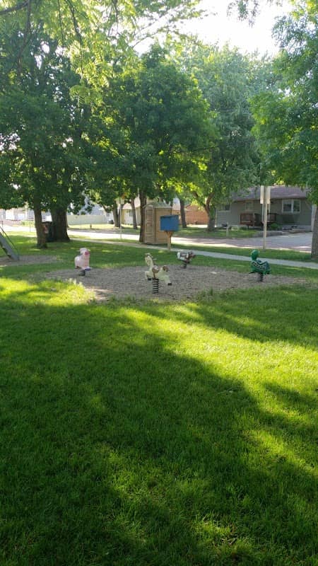 Elis Larson Park - Image 2