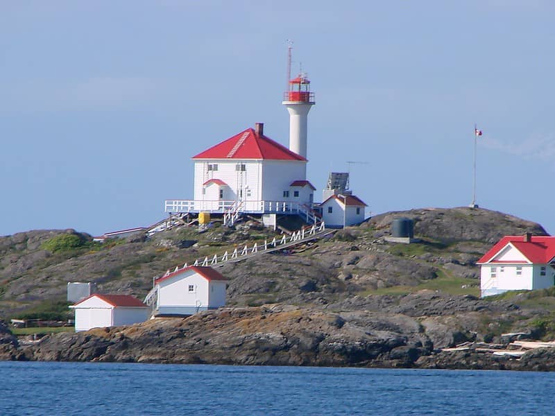 Trial Islands Lighthouse - Image 1
