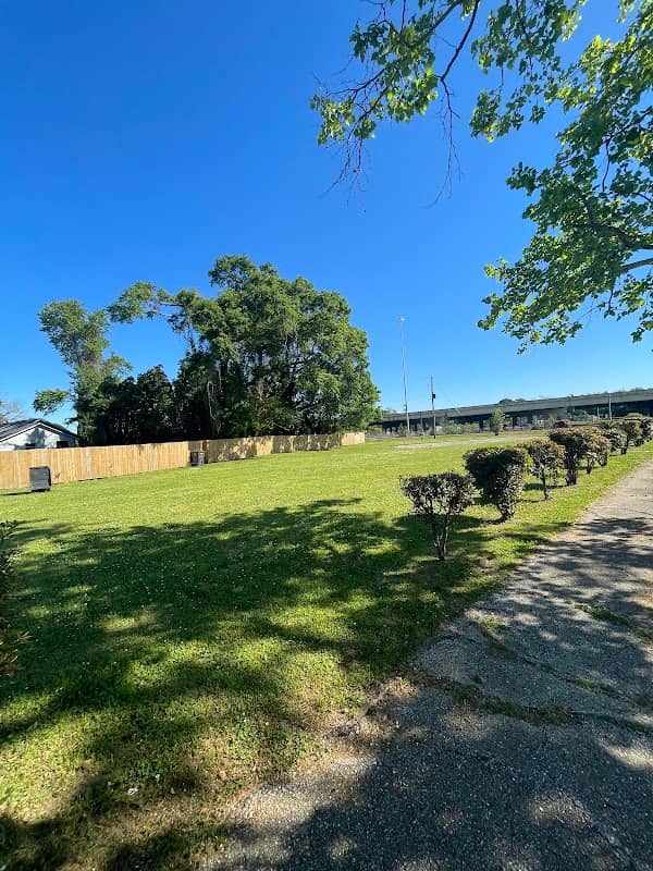Renaissance Park - Image 1
