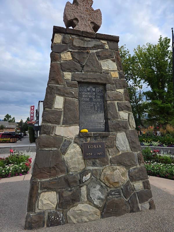 Cenotaph Park - Image 1