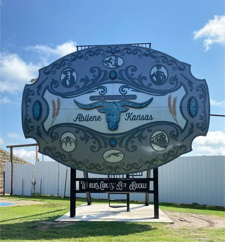 World's Largest Belt Buckle - Image 1