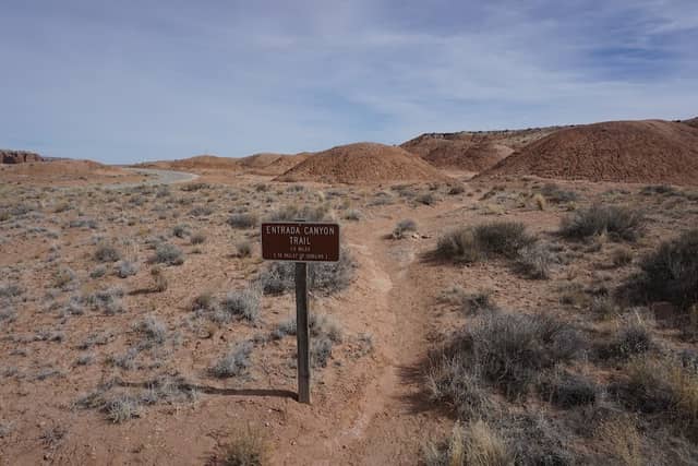 Entrada Canyon Trailhead - Image 2