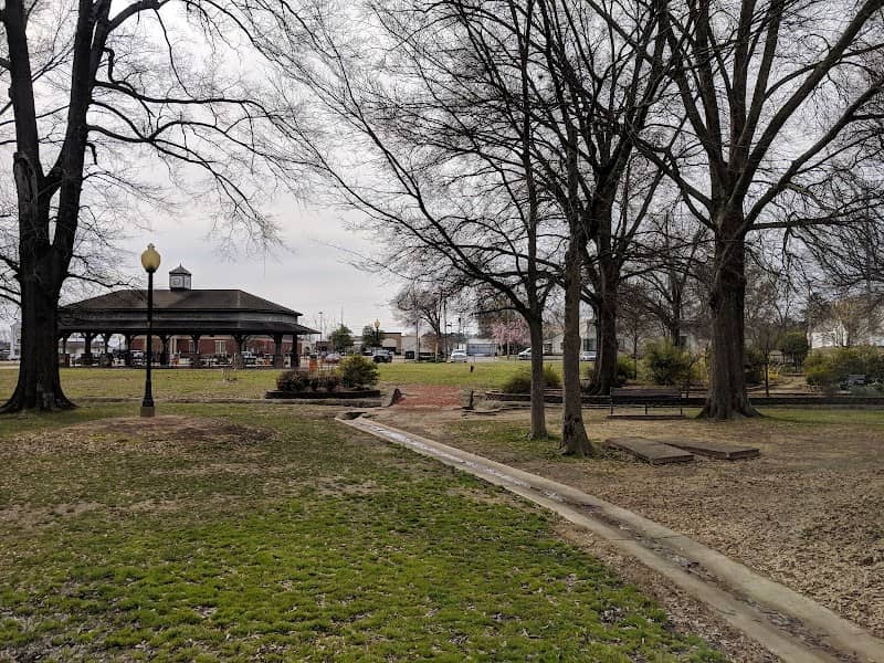 Spring Park - Image 1