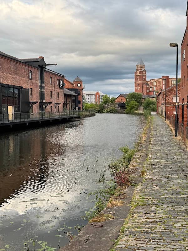 Leeds and Liverpool Canal - Image 1