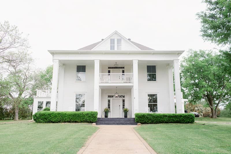 Hillwood Manor - Image 1