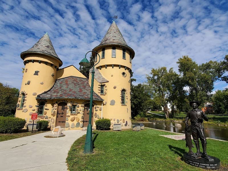 Curwood Castle Park - Image 1