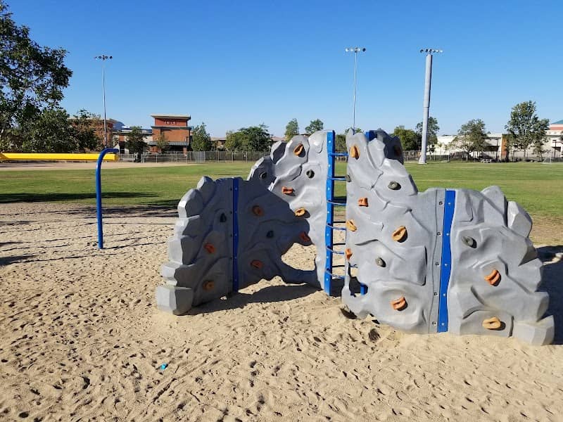 Breeze Hill Park - Image 2