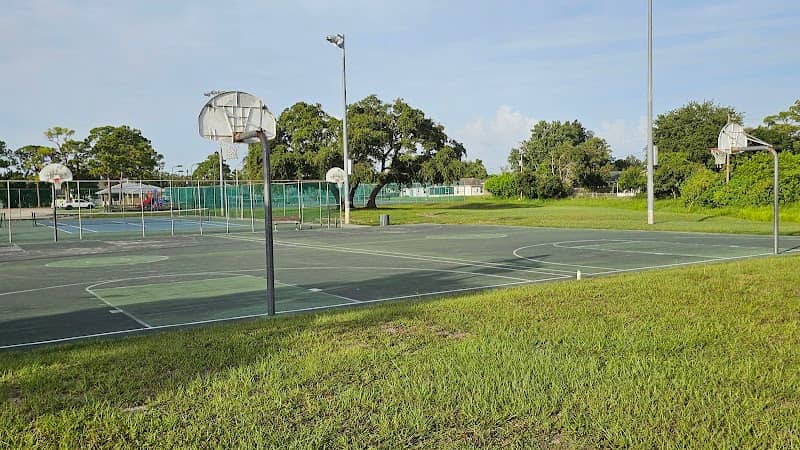 Schumann Drive Park - Image 1