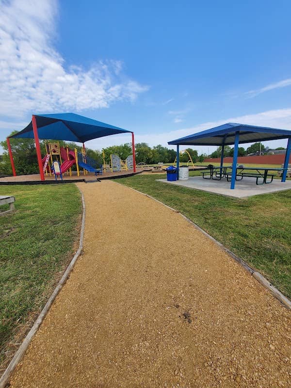 Kenwood Heights Park - Image 2