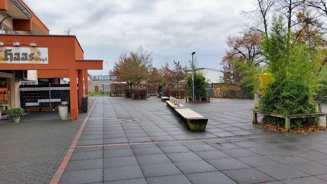 Platz der Freundschaft - Seligenstadt-Niederfeld - Image 1