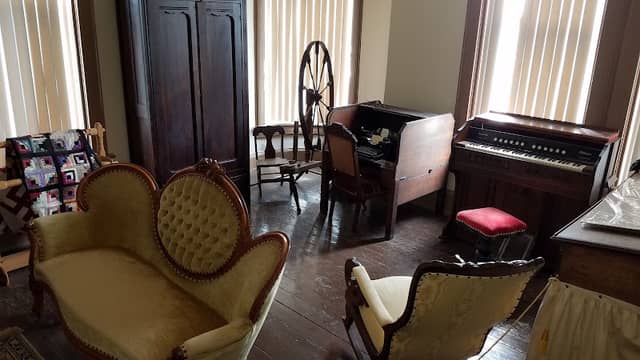 Menard County Historical Society - Image 2