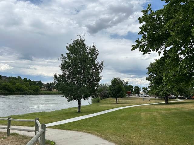 Riverside Park - Image 1